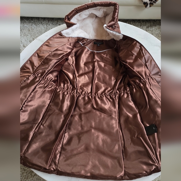 NWT Laundry by Shelli Segal puffer jacket with hood in cognac size medium - Picture 15 of 16